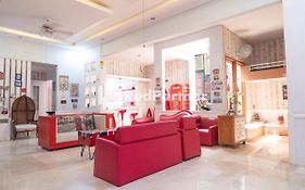 Londres Bed And Breakfast Redpartner Near Gembira Loka Zoo